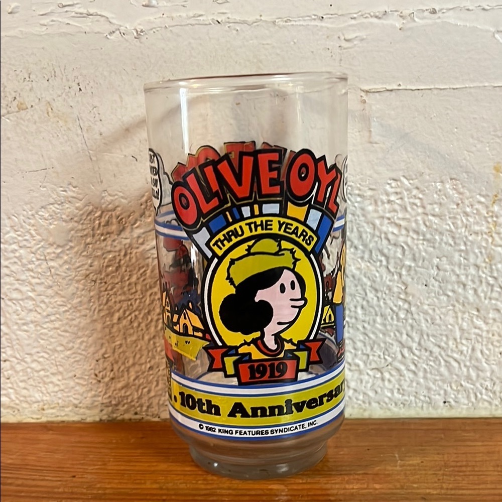 Collector's Series Glass - 1982 Edition - Picture 3 of 7